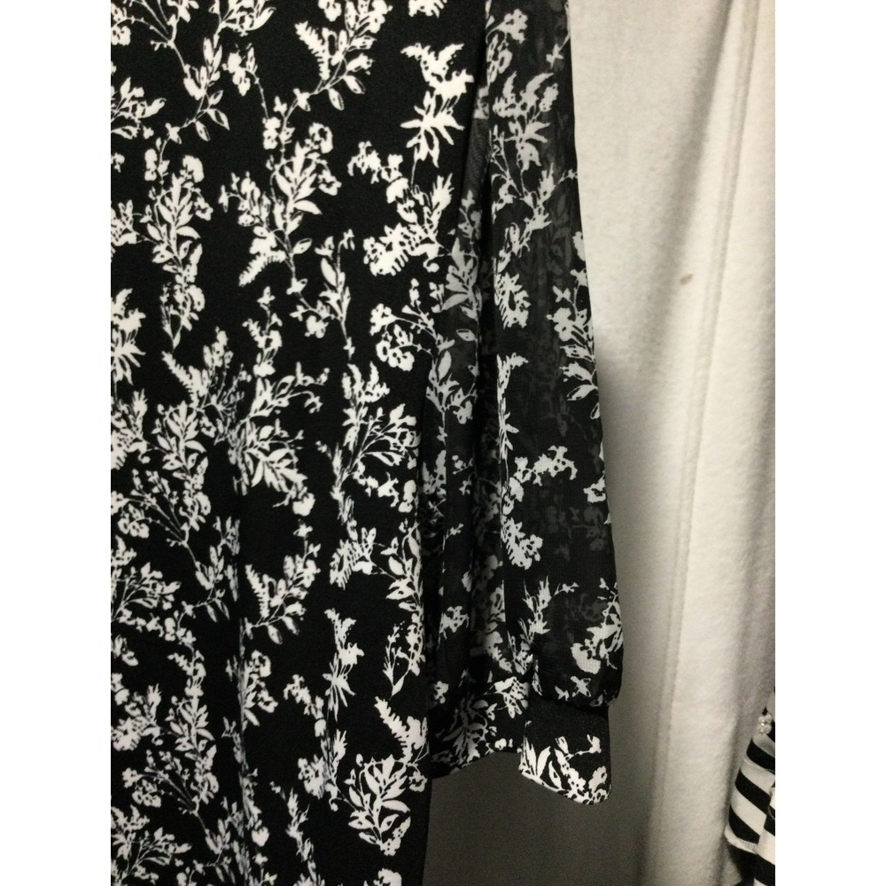 Cynthia Steffe Top XL Black White Floral Sheer Puff Sleeve Blouse New with Tags - Picture 5 of 7